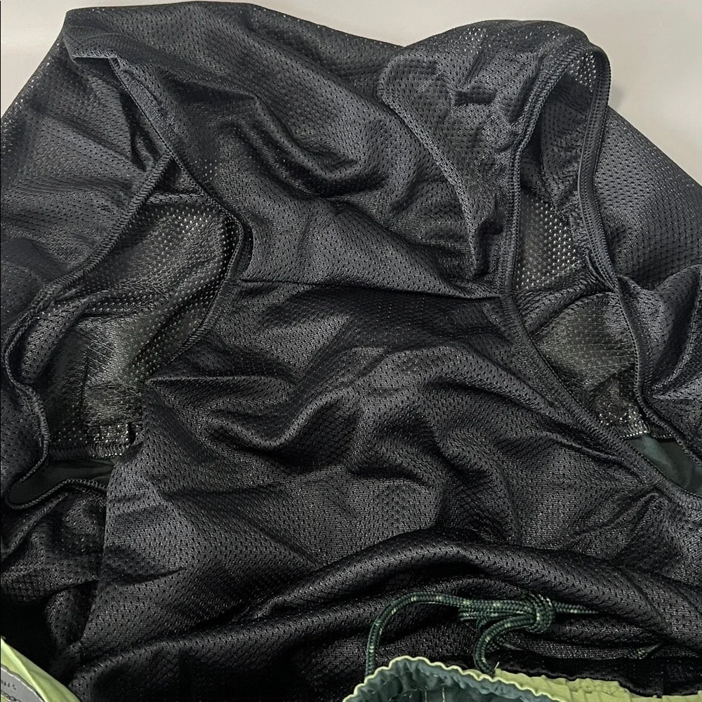 Eddie Bauer Green Pattern Swim/Hybrid Short Size XL NWT